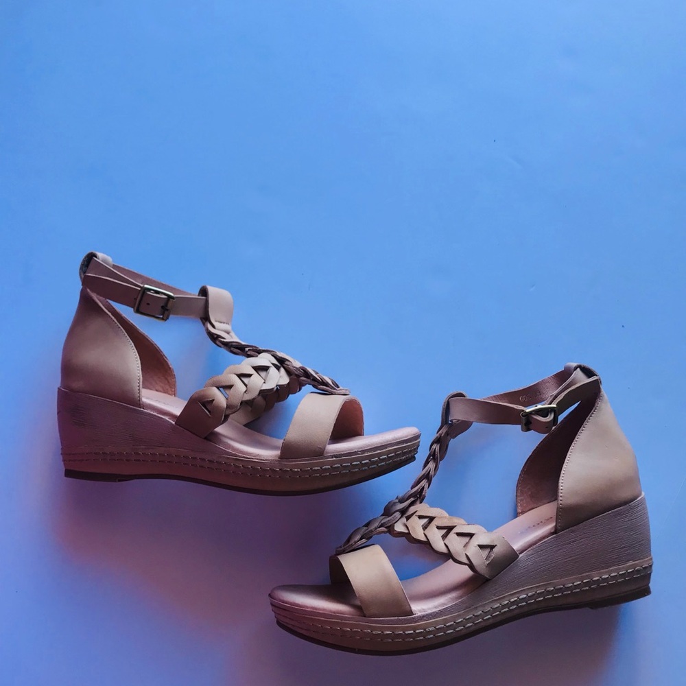 Elegant Tan Braided Wedge Sandals - Picture 2 of 12